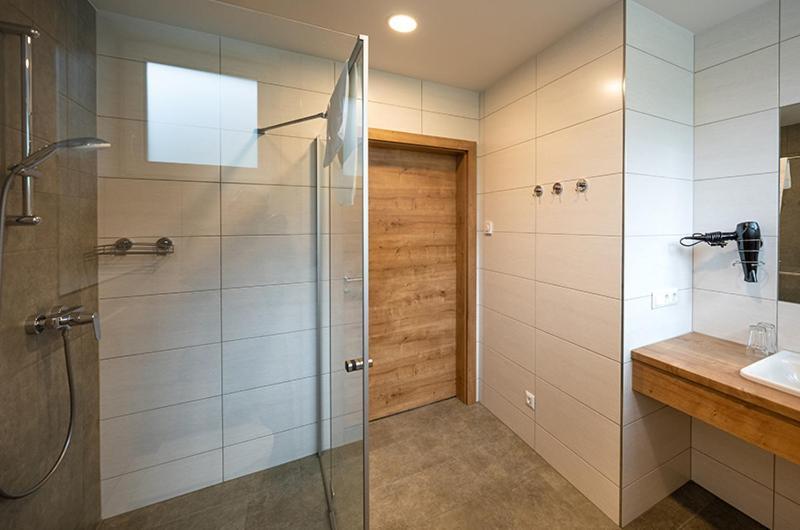 Penker Wirt Zimmer Bank エクステリア 写真